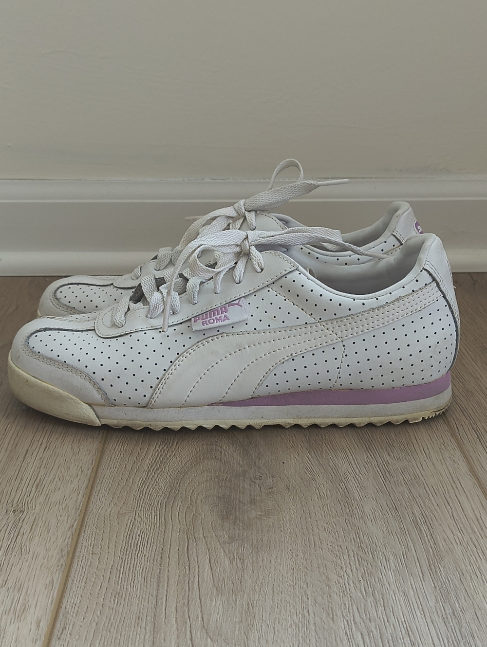 Y2K Puma Roma Pink & White Leather Sneakers | Size 8